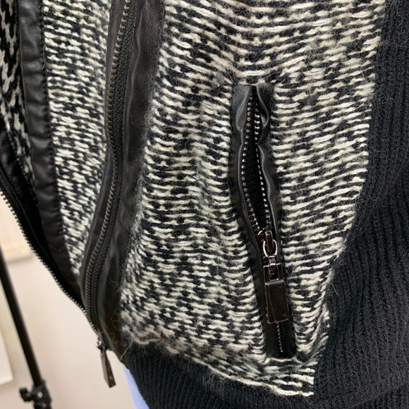 Vince Camuto zip up sweater (S) - Picture 7 of 7